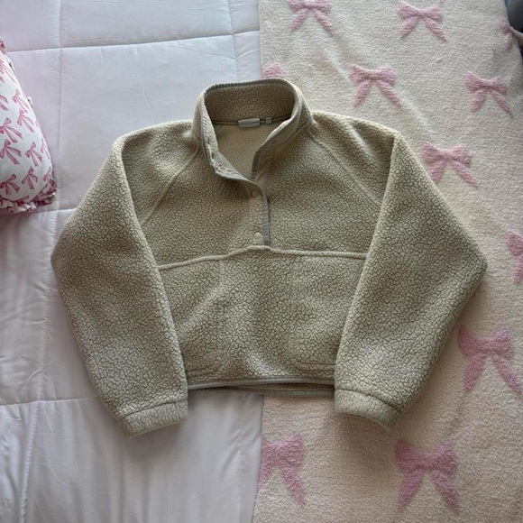 Cream Aritzia Polartec Thermal Pro Snowbank Jacket - Picture 5 of 8